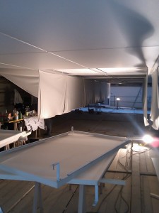 Spanndecke im Albertinum Blick in die Werkstatt auf dem Gerüst.